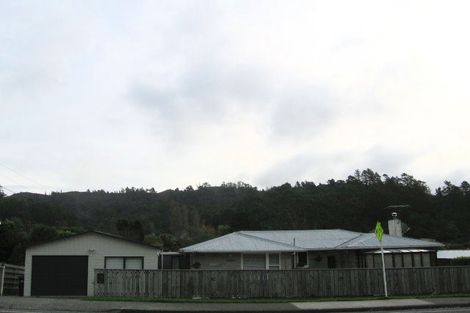 Photo of property in 416 Stokes Valley Road, Stokes Valley, Lower Hutt, 5019