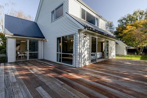 Photo of property in 19 Ruamahanga Crescent, Terrace End, Palmerston North, 4410