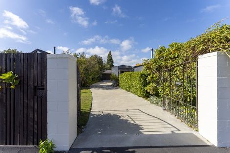 Photo of property in 32 Roberta Drive, Somerfield, Christchurch, 8024