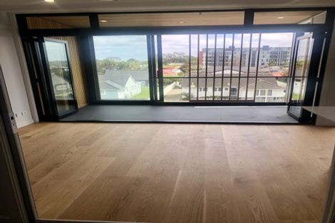 Photo of property in Frank Sargeson Apts, 202/74 Anzac Street, Takapuna, Auckland, 0622