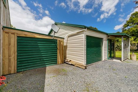 Photo of property in 30 Colville Road, Coromandel, 3506