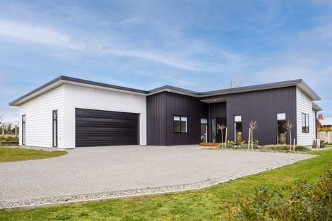 Photo of property in 21 Coralie Place, Lansdowne, Masterton, 5810