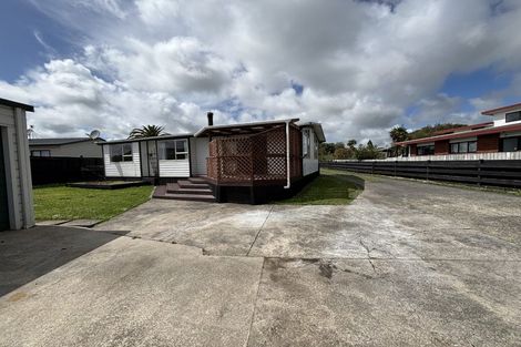 Photo of property in 2 Channel View Road, Clarks Beach, Pukekohe, 2679