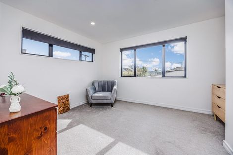 Photo of property in 8/6 Hepburn Road, Glendene, Auckland, 0602