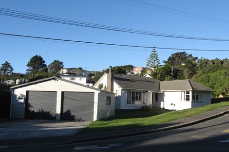 Photo of property in 7b Lyndfield Lane, Newlands, Wellington, 6037