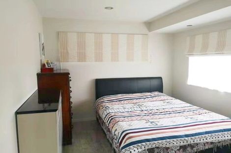 Photo of property in 114a Lake Road, Northcote, Auckland, 0627