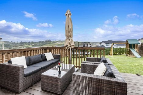 Photo of property in 25 Cavalli Road, Long Bay, Auckland, 0630