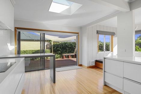 Photo of property in 18 Bolmuir Road, Forest Lake, Hamilton, 3200