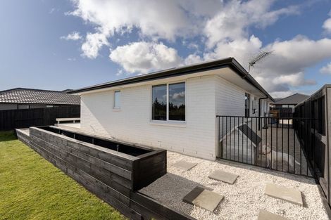 Photo of property in 22 Kahawai Place, Omokoroa, 3114