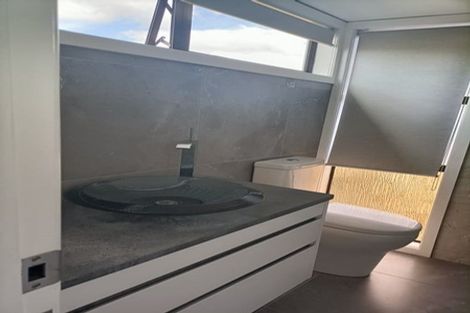 Photo of property in 5 Sutton Crescent, Papatoetoe, Auckland, 2025