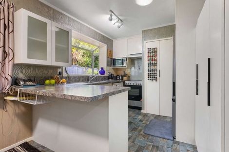 Photo of property in 3b Leo Place, Kawaha Point, Rotorua, 3010