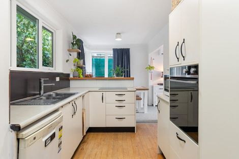 Photo of property in 123 Newlands Road, Newlands, Wellington, 6037