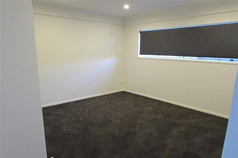 Photo of property in 2/76 Heathcote Road, Castor Bay, Auckland, 0620