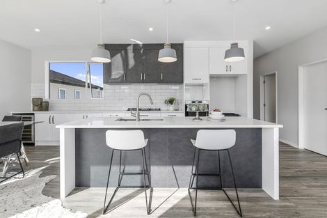 Photo of property in 10 Bine Crescent, Orewa, 0931