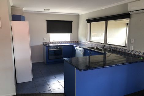 Photo of property in 7 Chilcott Road, Henderson, Auckland, 0612