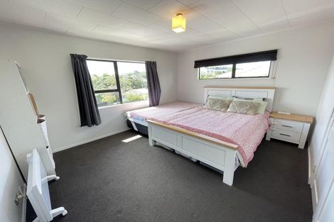 Photo of property in 4 Luxor Place, Massey, Auckland, 0614