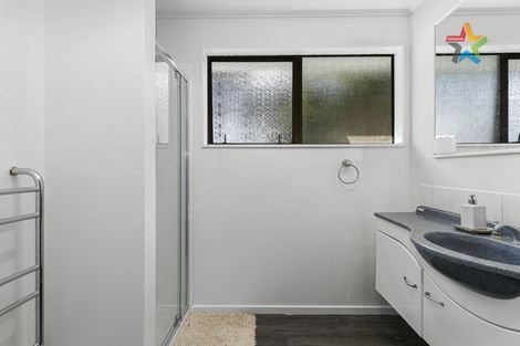 Photo of property in 4 Mossburn Grove, Kelson, Lower Hutt, 5010