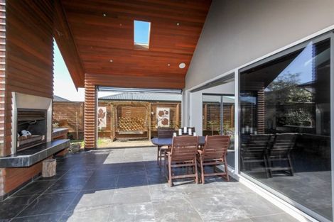 Photo of property in 7 St Andrews Parkway, Waiwhakaiho, New Plymouth, 4312