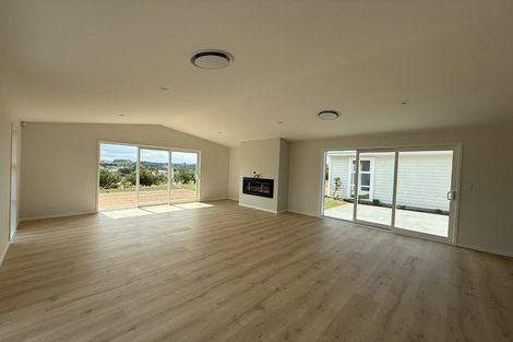 Photo of property in 5 Johnson Place, Stillwater, Silverdale, 0993