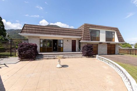 Photo of property in 28 Farmer Street, Te Aroha, 3320