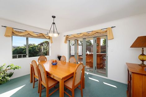 Photo of property in 2 Burgundy Park Avenue, Henderson, Auckland, 0612