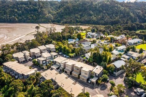 Photo of property in 1/206 Manuka Road, Bayview, Auckland, 0629