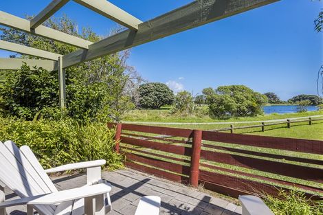 Photo of property in 14 Hastings Street, Waikanae Beach, Waikanae, 5036