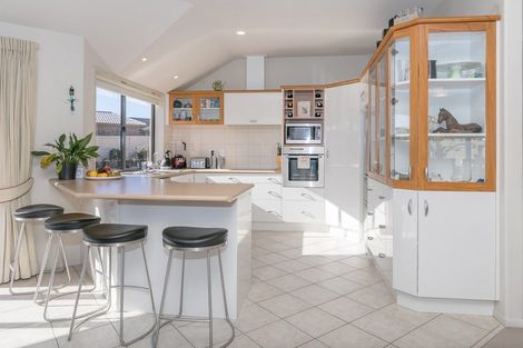 Photo of property in 6 Coleraine Drive, Rototuna, Hamilton, 3210