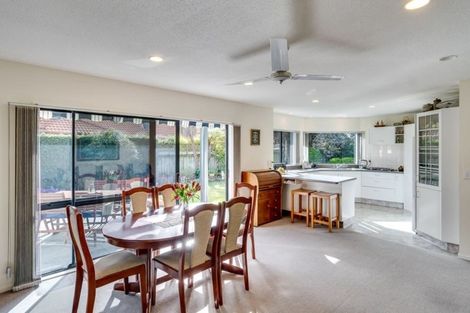 Photo of property in 4 Regent Way, Taradale, Napier, 4112