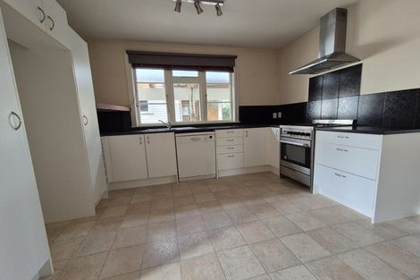 Photo of property in 14 Lincoln Street, Picton, 7220