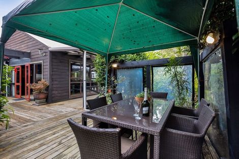 Photo of property in 19a John Guthrie Place, Merrilands, New Plymouth, 4312