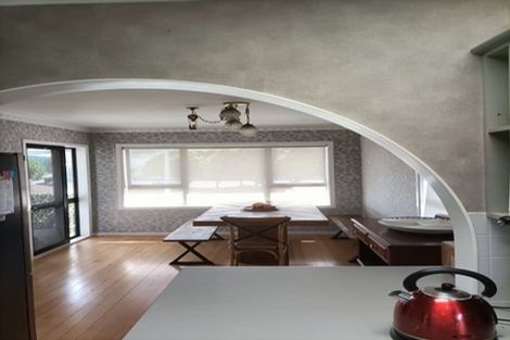 Photo of property in 5 Sutton Crescent, Papatoetoe, Auckland, 2025