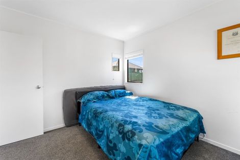 Photo of property in 2/60 Rangatira Road, Beach Haven, Auckland, 0626