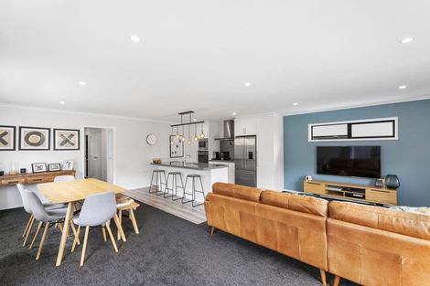 Photo of property in 14 Buddle Road, Wallaceville, Upper Hutt, 5018