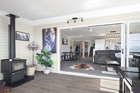 Photo of property in 875 East Coast Road, Kaiaua, Pokeno, 2473