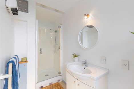 Photo of property in 2 Hobday Lane, Mount Pleasant, Christchurch, 8081