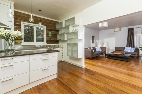 Photo of property in 34 Sandown Road, Rothesay Bay, Auckland, 0630