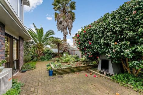 Photo of property in 4/87 Victoria Road, Papatoetoe, Auckland, 2025