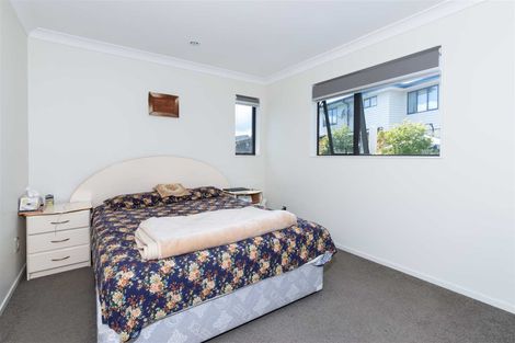 Photo of property in 23 Midhurst Avenue, Henderson, Auckland, 0612