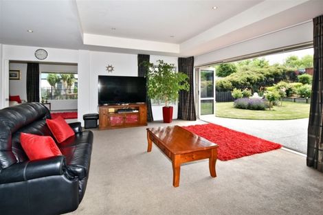 Photo of property in 21 Strathcarron Place, Broomfield, Christchurch, 8042
