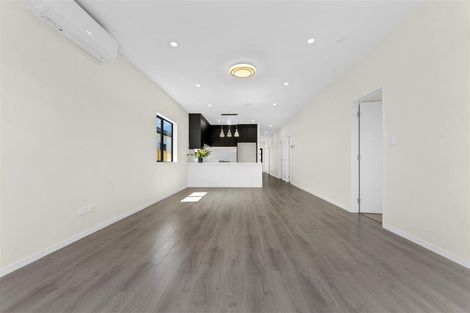 Photo of property in 14 Waimarie Drive, Karaka, 2578