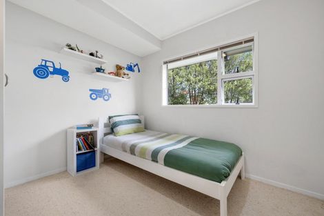 Photo of property in 32 Harford Place, Pakuranga Heights, Auckland, 2010