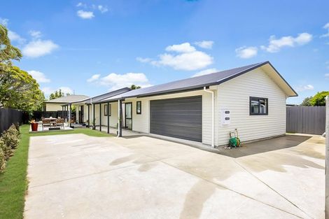 Photo of property in 13a Albert Road, Kelston, Auckland, 0602