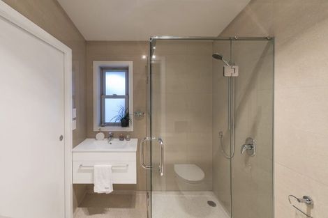 Photo of property in 29e Wai-iti Crescent, Woburn, Lower Hutt, 5010