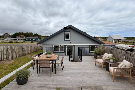 Photo of property in 3 Ewing Street, Hokio Beach, Levin, 5571