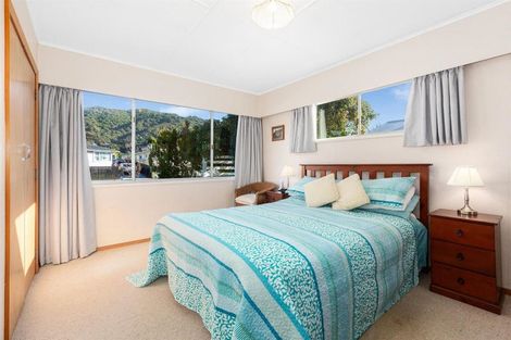 Photo of property in 236 Wellington Road, Wainuiomata, Lower Hutt, 5014