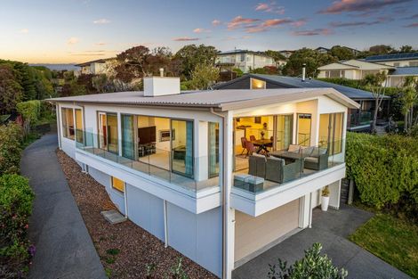 Photo of property in 320 Cannon Hill Crescent, Mount Pleasant, Christchurch, 8081