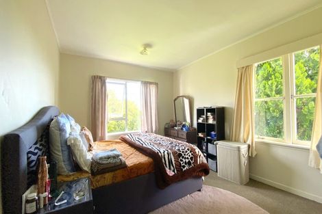 Photo of property in 15 Raleigh Road, Northcote, Auckland, 0627