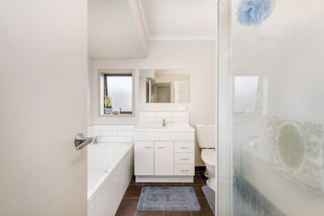 Photo of property in St Claire Village, 5/172 Mcleod Road, Te Atatu South, Auckland, 0610