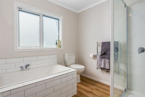 Photo of property in 42 Main Road, Titahi Bay, Porirua, 5022